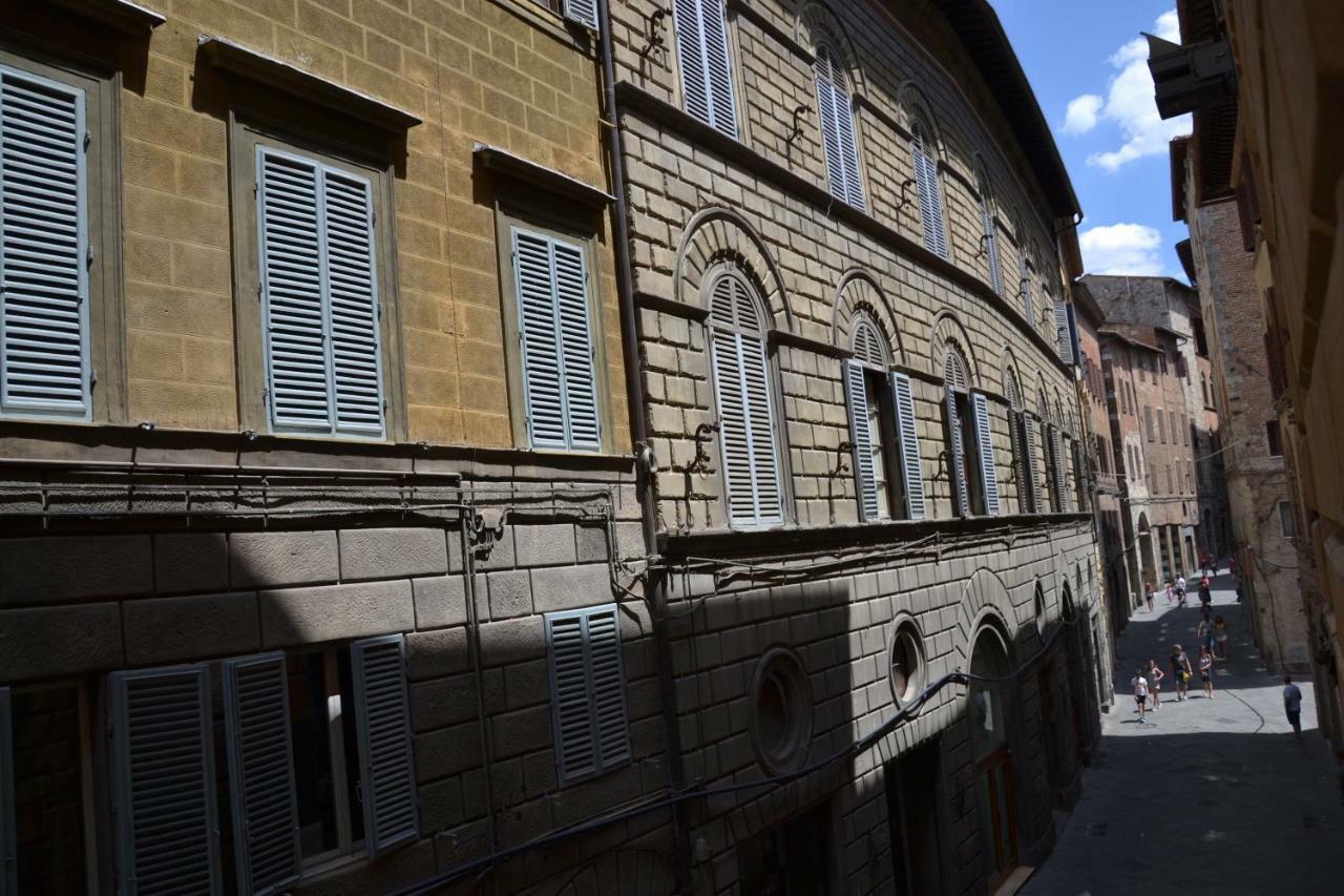 Ferienwohnung Dimora Storica - Palazzo Barabesi Siena Exterior foto